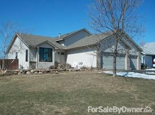 2880 Jordan Dr, Woodbury, MN 55125