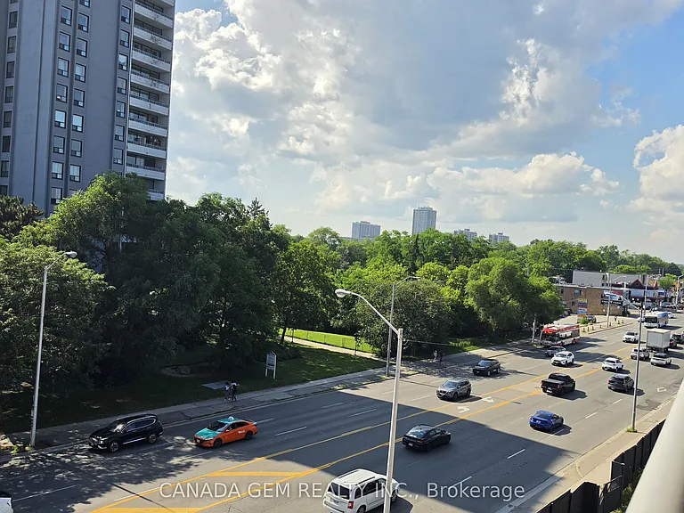 5949 Yonge St #506 — Photo 7