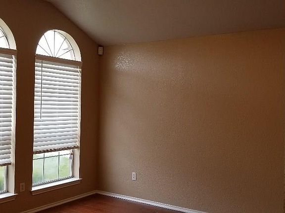 5th image of 5806 Montrose Dr