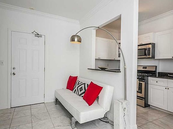 4th image of 1619 Lenox Ave APT 12