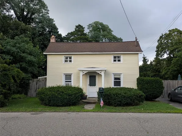 1315 Coates Avenue, Holbrook, NY 11741