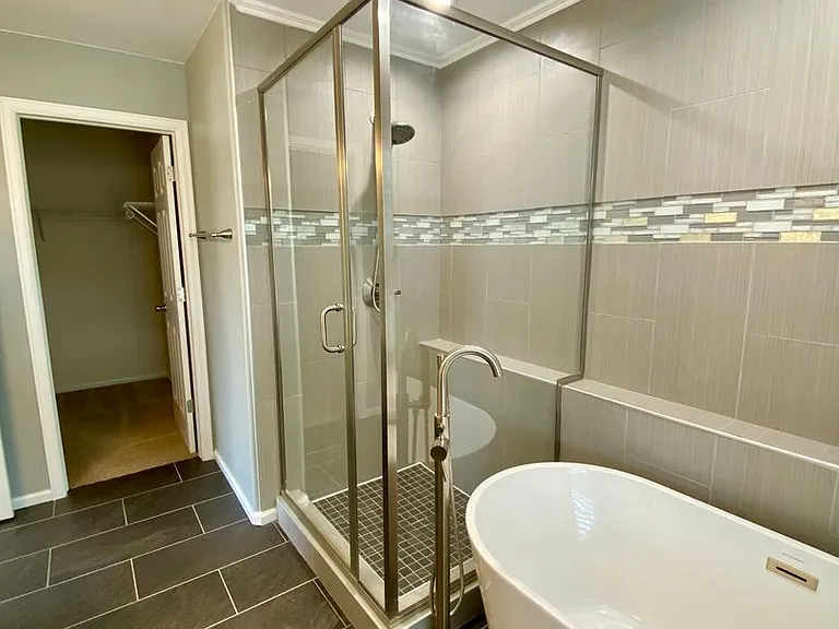 7605 Dobbs Dr — Photo 21