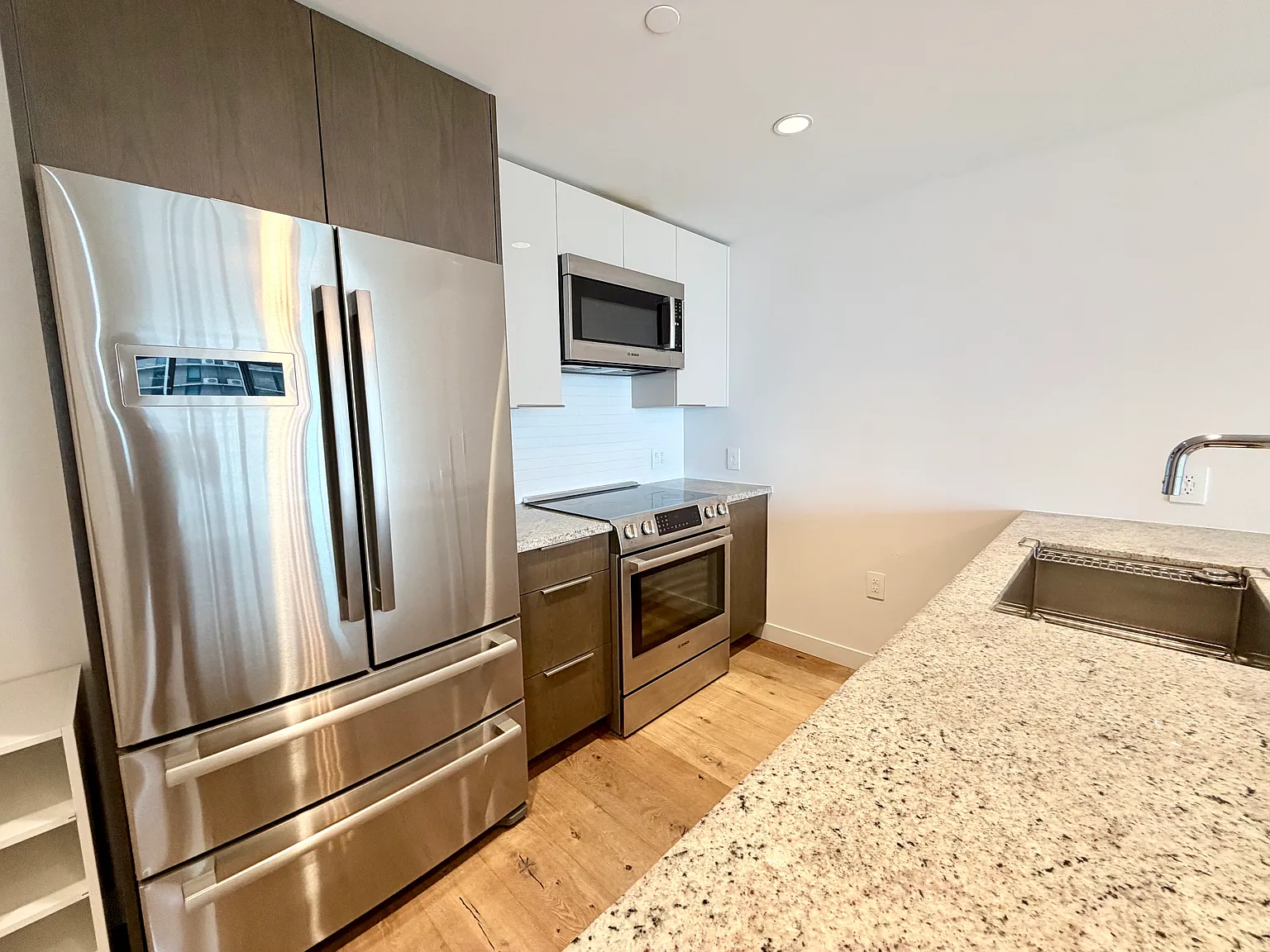 1 bed, 689 sqft, $3,900 — Photo 3