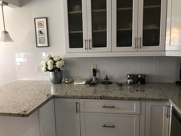 2nd image of 306 Greenbrier A