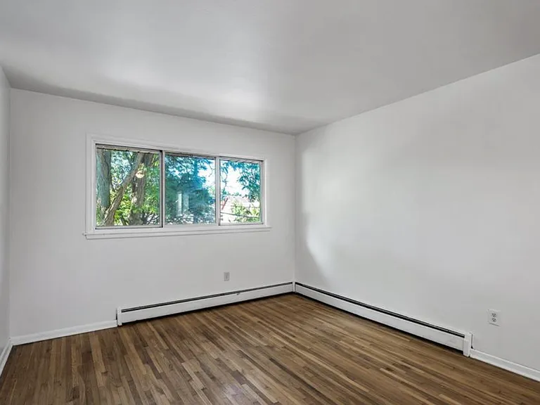 2818 East 31st Street — Photo 24