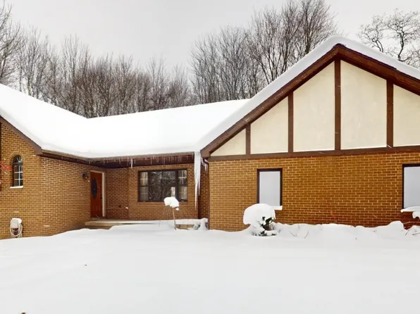 2906 Hershey Rd, Erie, PA 16506