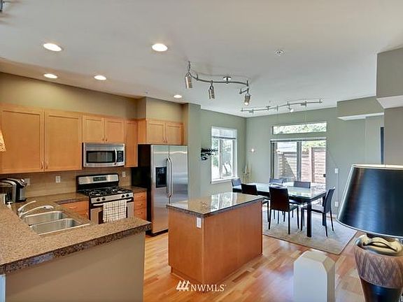 5th image of 2188 Yakima Ct