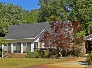 106 Peachtree Dr, Cheraw, SC 29520