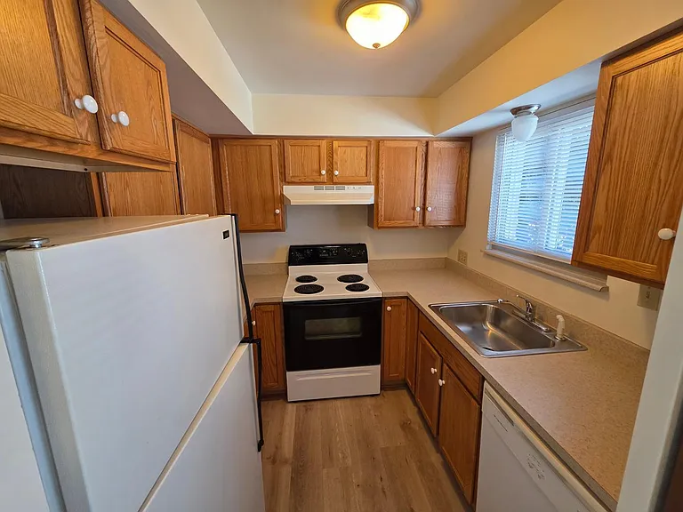 2222 Sherwood Ave #17 — Photo 5