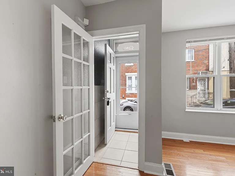2340 S Hutchinson St — Photo 10