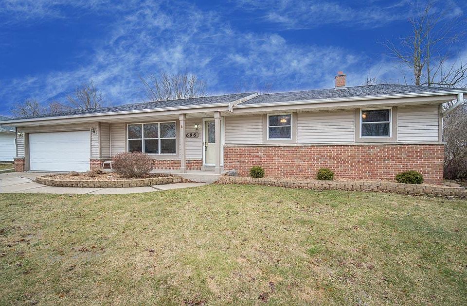 1st image of 1696 Greenbriar Ct