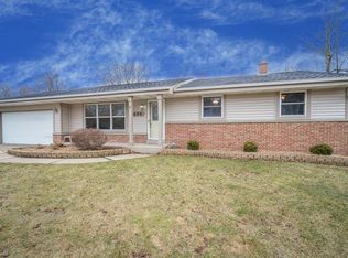 1696 Greenbriar Ct, West Bend, WI 53095