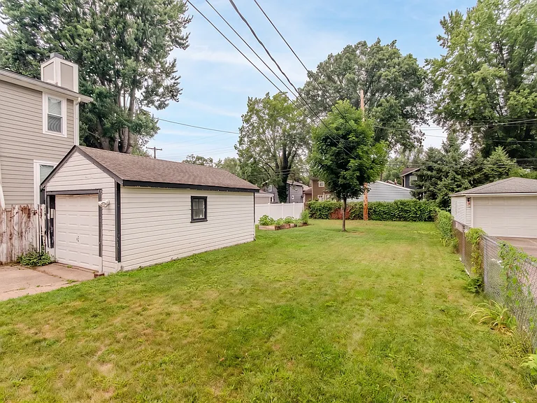 727 Forest Ave — Photo 12
