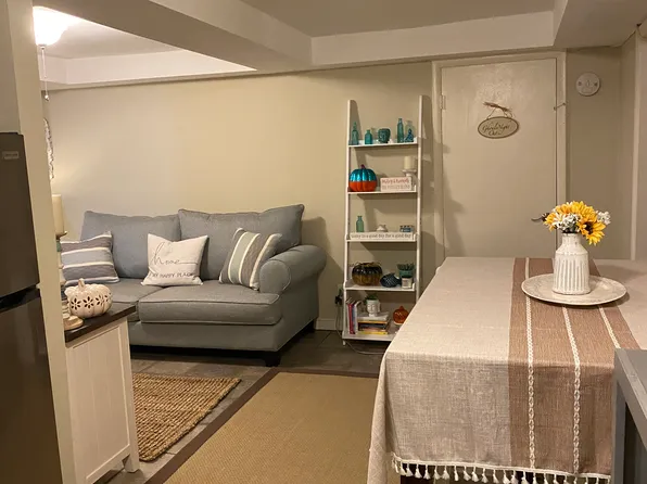 (undisclosed Address), Centerport, NY 11721