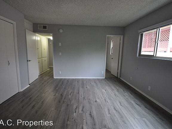5th image of 11310 Camarillo St APT 107