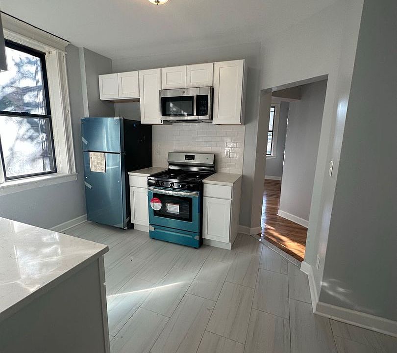 1st image of 525 60th St APT 3