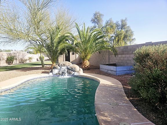 5th image of 8662 W PARADISE Lane