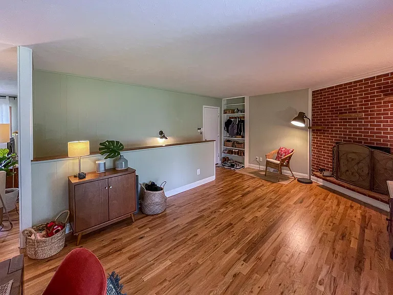 2551 S Ivy St — Photo 13