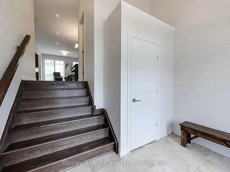 104 Delphi Ln — Photo 8