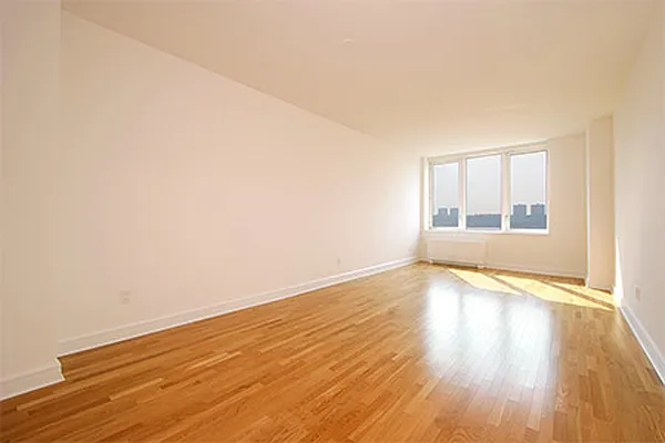 Sold by Markgraf Group Ltd | media 4