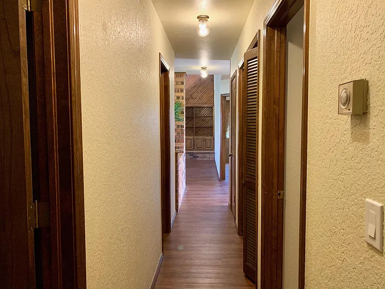 1419 Pickford Ln — Photo 30