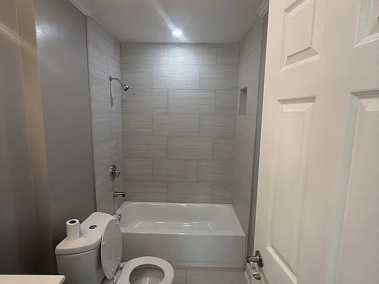5711 Sterling Pl — Photo 6