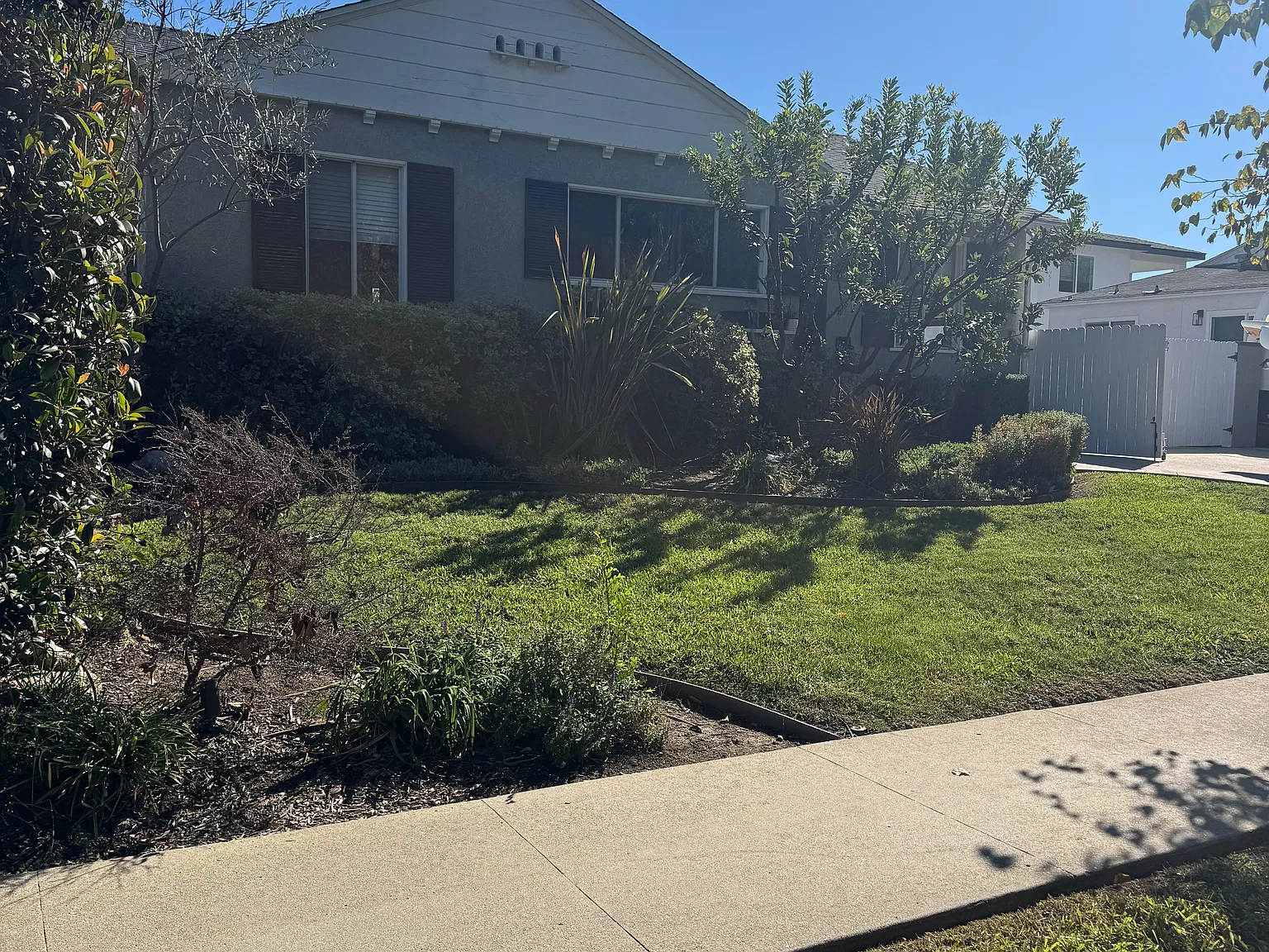 3 bed, 1458 sqft, $4,350 — Photo 1