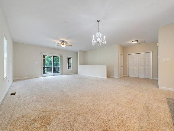4th image of 1038 8th Fairway Ln
