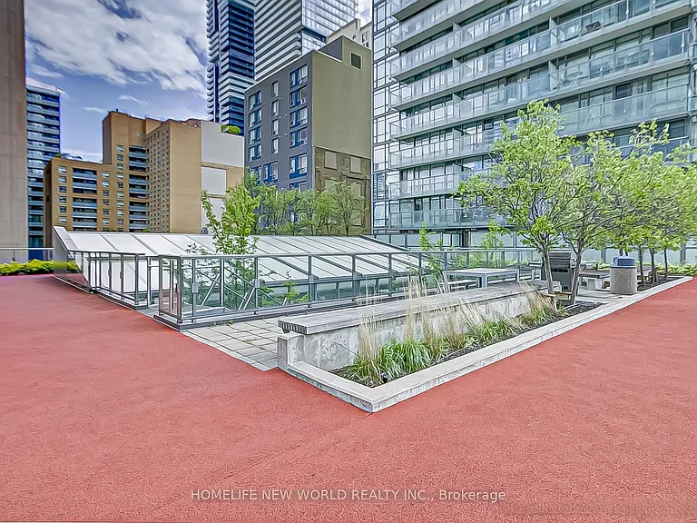 37 Grosvenor St #1701 — Photo 9