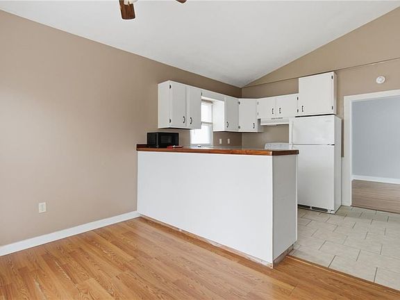 5th image of 7 Central St