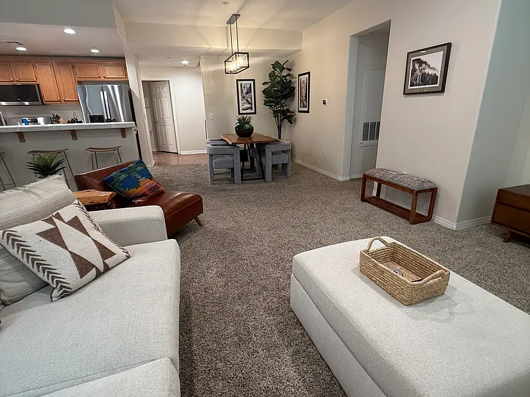 243 Riverdale Ct — Photo 4