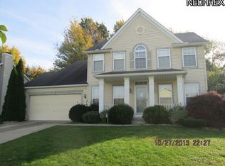2272 Canterbury Cir, Akron, OH 44319