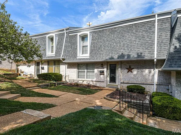4343 Chateau De Ville Dr, Saint Louis, MO 63129