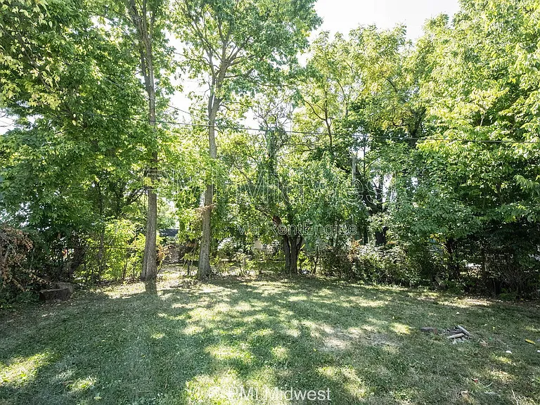 445 W 29th St — Photo 21