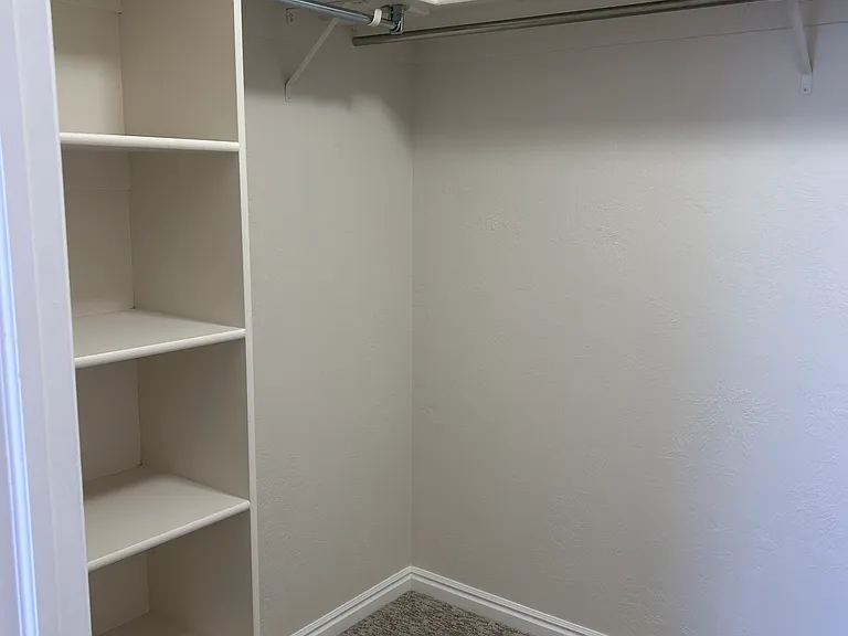211 E Greenfield Cir #105 — Photo 15
