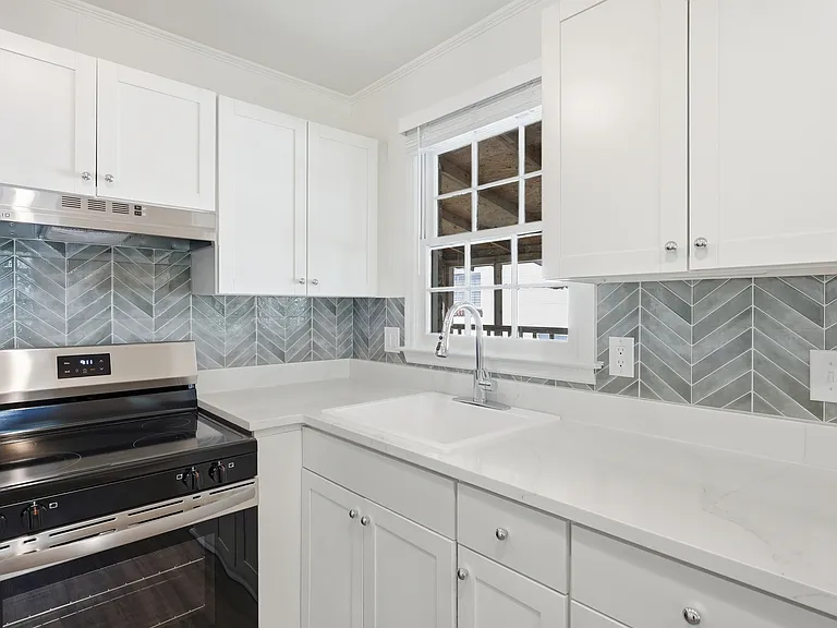 1671 Hunley Ave #B — Photo 6