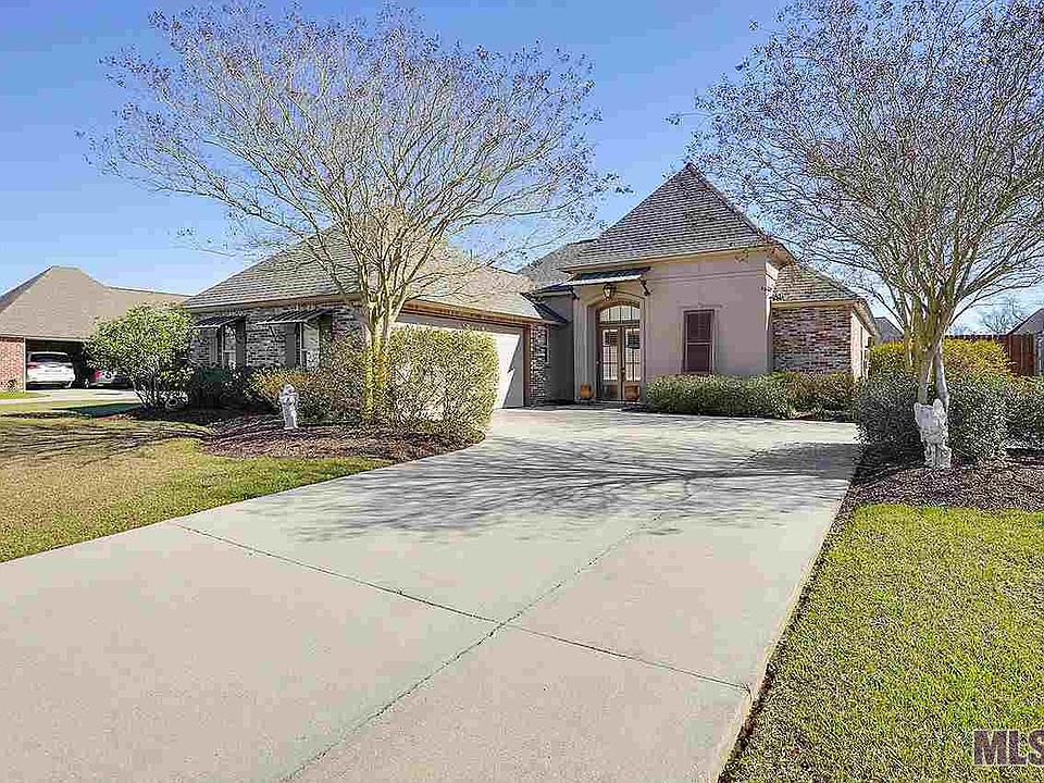 1st image of 13196 Dutchtown Lakes Dr