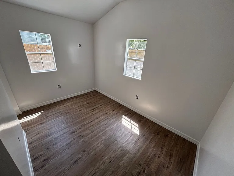 1416 Robin St — Photo 32