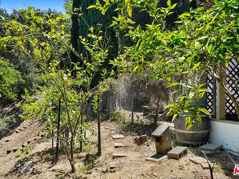 22013 Alta Dr — Photo 39