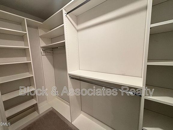 4th image of 2524 Laurel Valley Way