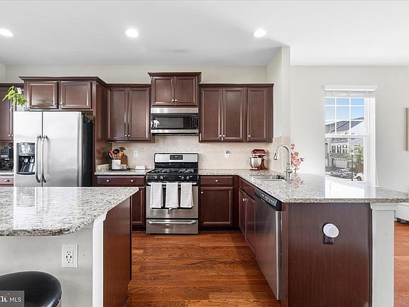 4th image of 4668 Cambria Rd