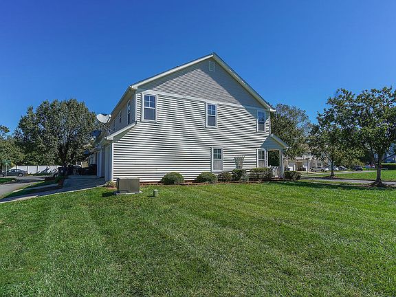 5th image of 16961 Bridgeton Ln