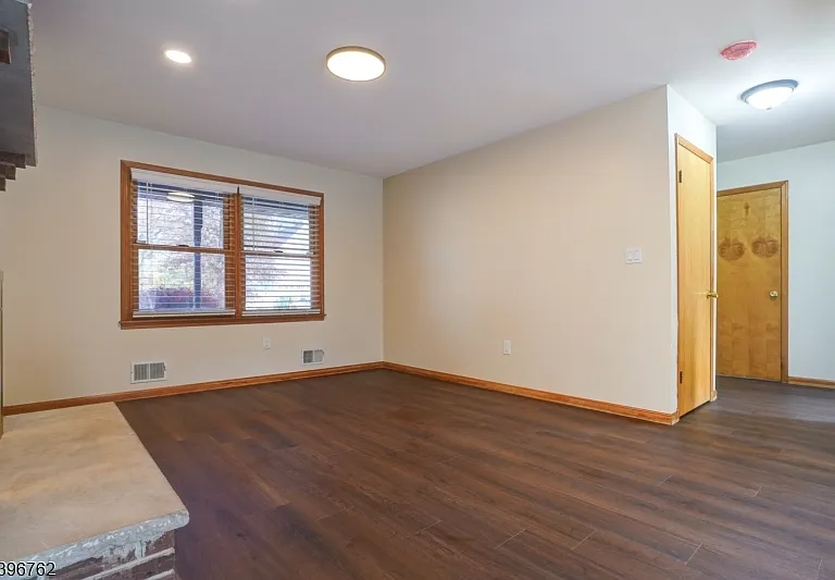 11 Lenox St — Photo 17
