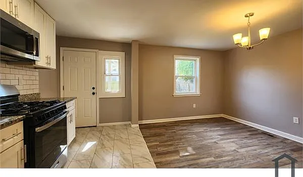 3 bed, 1400 sqft, $1,985 — Photo 4
