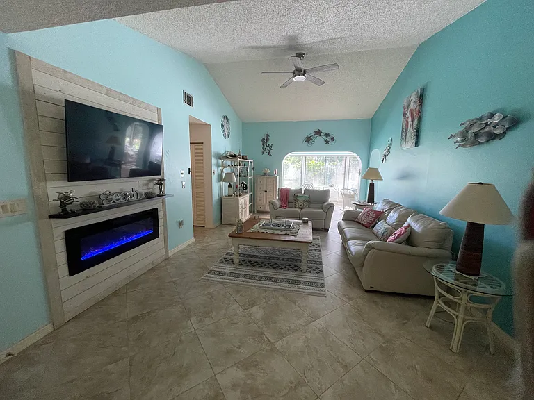 243 Southampton Ln #273 — Photo 15