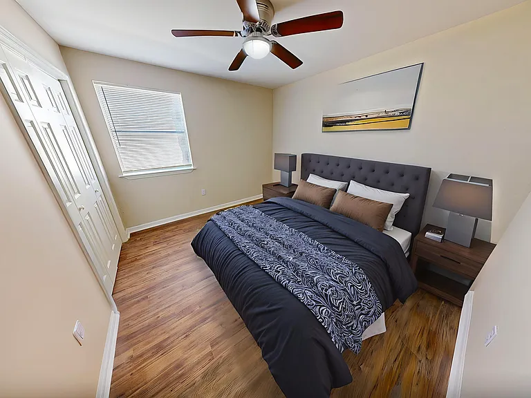 Tiger Den Apartments — Photo 42