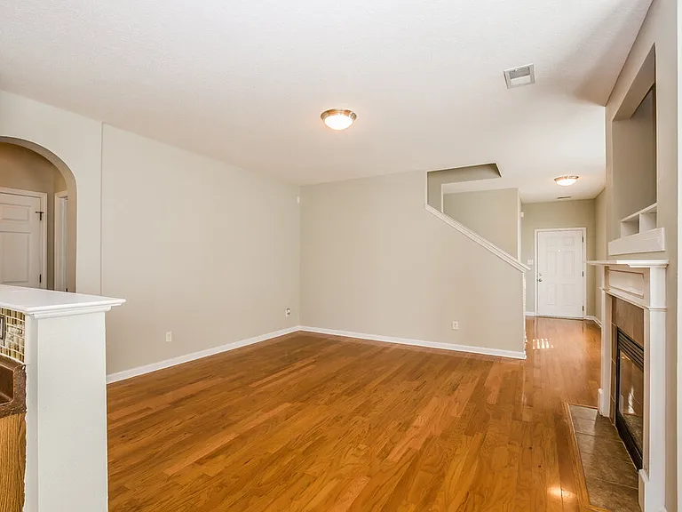9934 White Poplar Dr — Photo 2