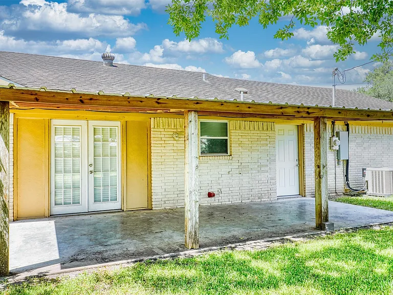 607 Rosewood Dr — Photo 21