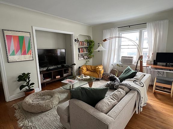 4th image of 1114 Figueroa Ter #1114