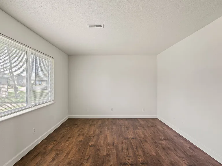Metro Apartments At Bethalto — Photo 42